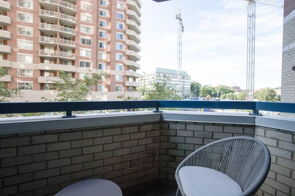 Sensational 1 Bedroom Condo At Ballston Place With Gym 阿林顿 外观 照片