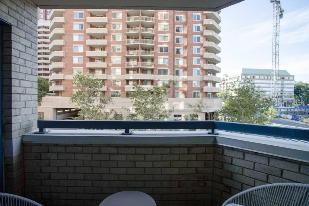 Sensational 1 Bedroom Condo At Ballston Place With Gym 阿林顿 外观 照片