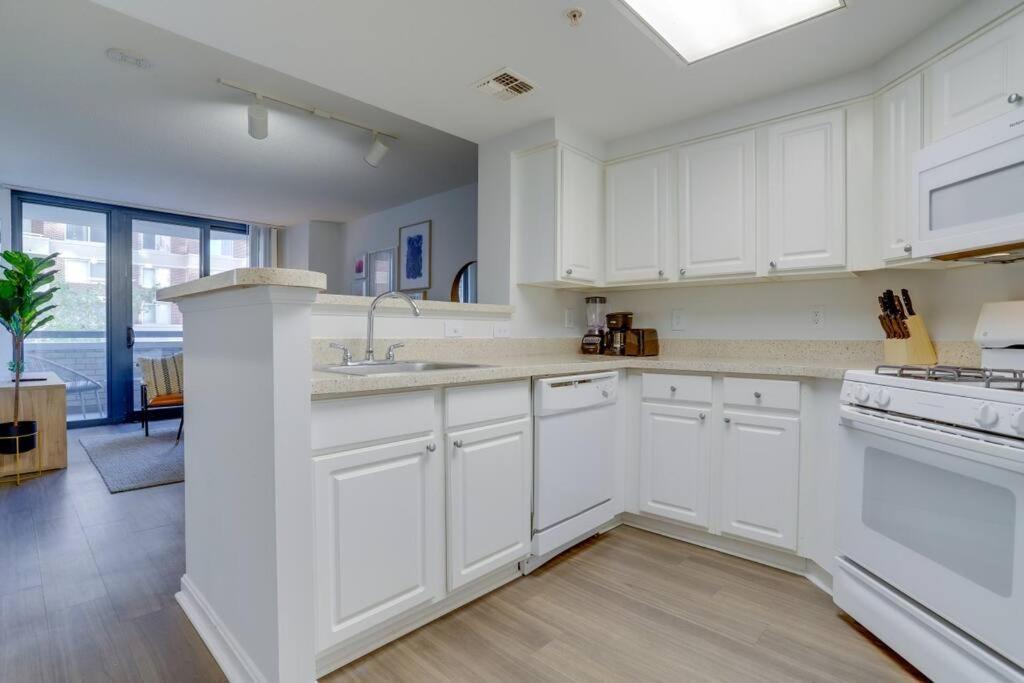 Sensational 1 Bedroom Condo At Ballston Place With Gym 阿林顿 外观 照片